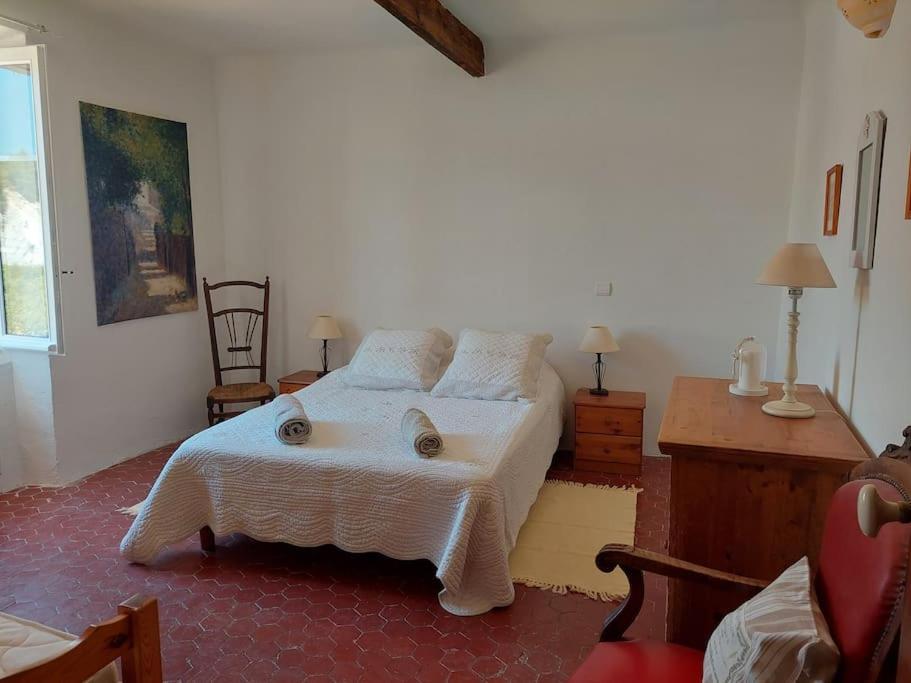 Maison De Cesar Saint-Saturnin-d'Apt Exteriér fotografie